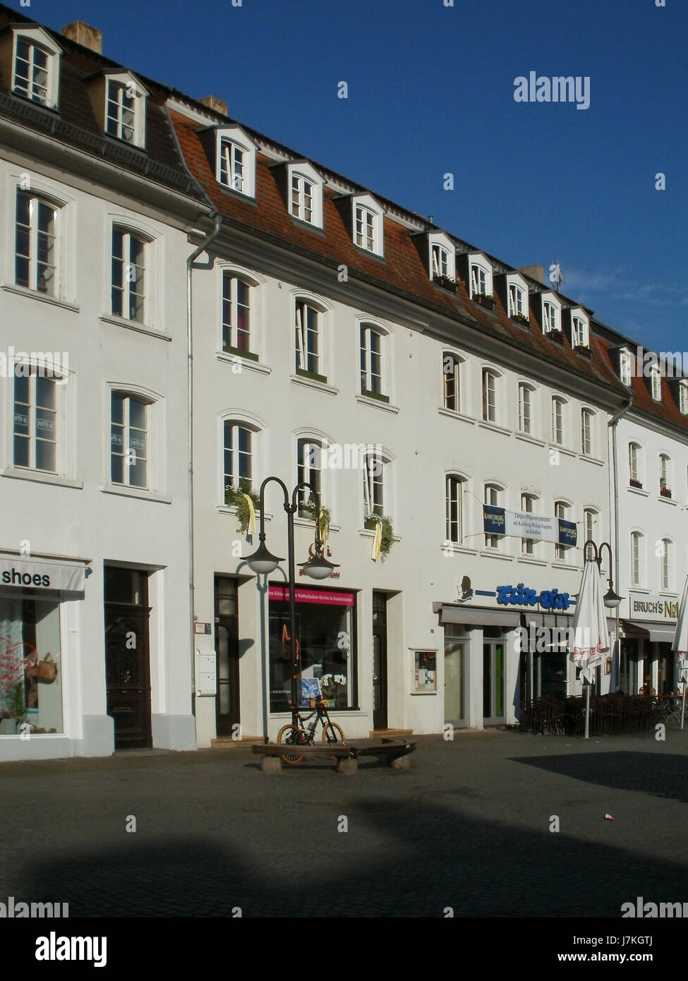 Cet enregistrement fait référence à un événement ou lieu à SaarbrÃ¼cken, en Allemagne, au salon Johanner Markt 23 le 4 juin 2011. Il marque un moment précis dans le temps ou un lieu dans la ville. Banque D'Images