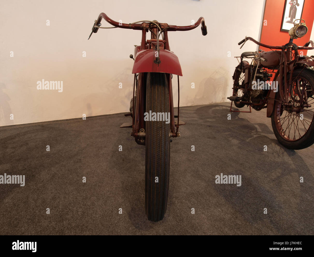 La 1924 Indian V 2 est une moto vintage avec un moteur de 1240 cm3, connue pour sa vitesse, atteignant jusqu'à 100 km/h. Il fait partie de la série de motos indiennes classiques, un modèle important dans les débuts de l'histoire de la moto. Banque D'Images