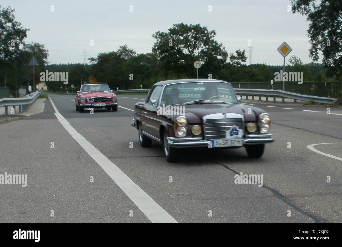 Le « Bertha Benz Fahrt » du 25 juin 2011 commémore le trajet historique de Bertha Benz de Mannheim à Pforzheim, mettant en lumière le premier voyage automobile longue distance de l'histoire. Banque D'Images