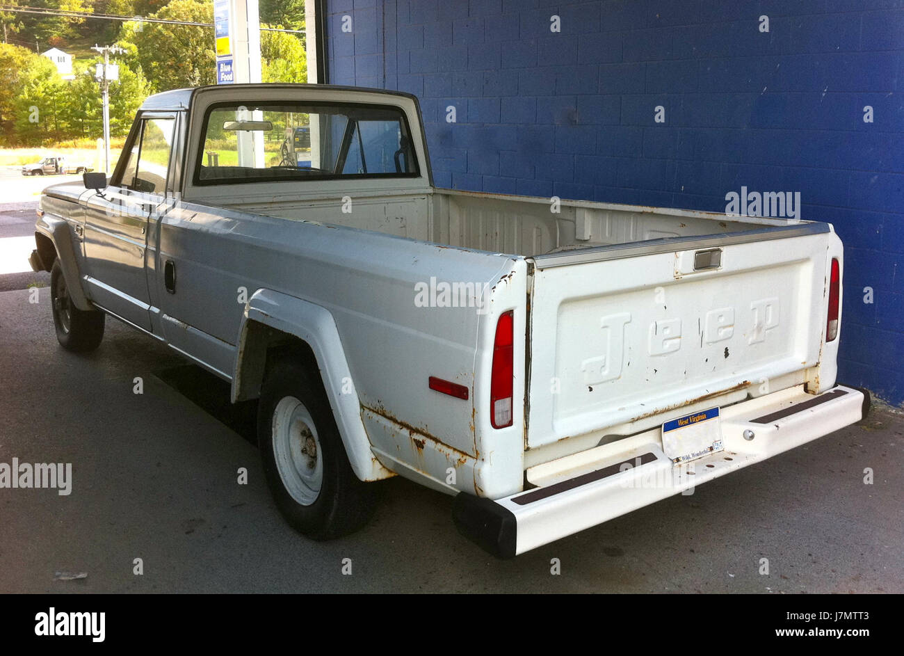 1983 Jeep J 10 132 wb 360 WV auto rl Banque D'Images