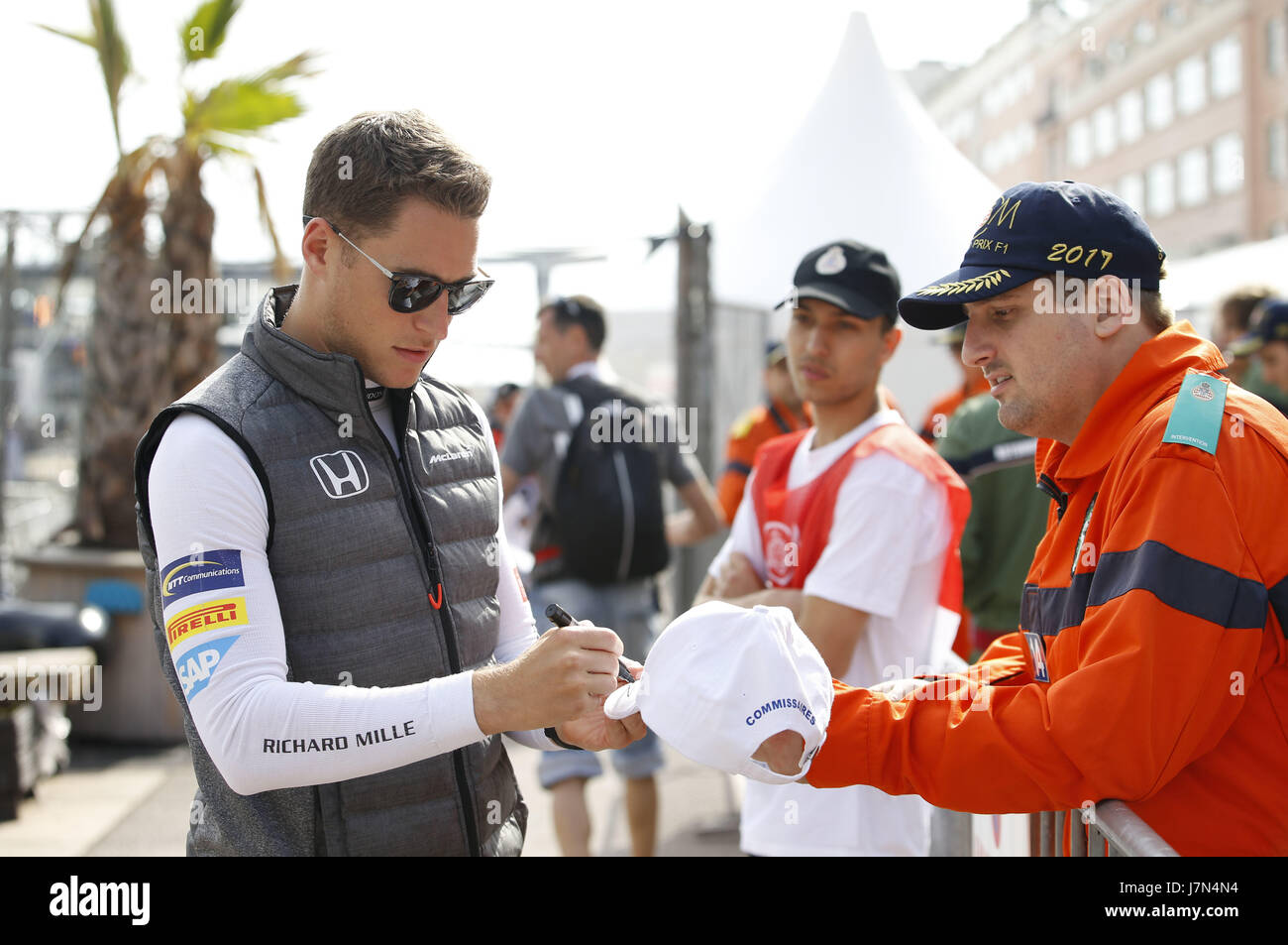 Monte Carlo, Monaco. 25 mai, 2017. Sport Automobile : Championnat du Monde de Formule 1 de la FIA 2017, Grand Prix de Monaco, # 2 Stoffel Vandoorne (BEL, McLaren Honda), 25.05.2017. | conditions dans le monde entier : dpa Crédit photo alliance/Alamy Live News Banque D'Images