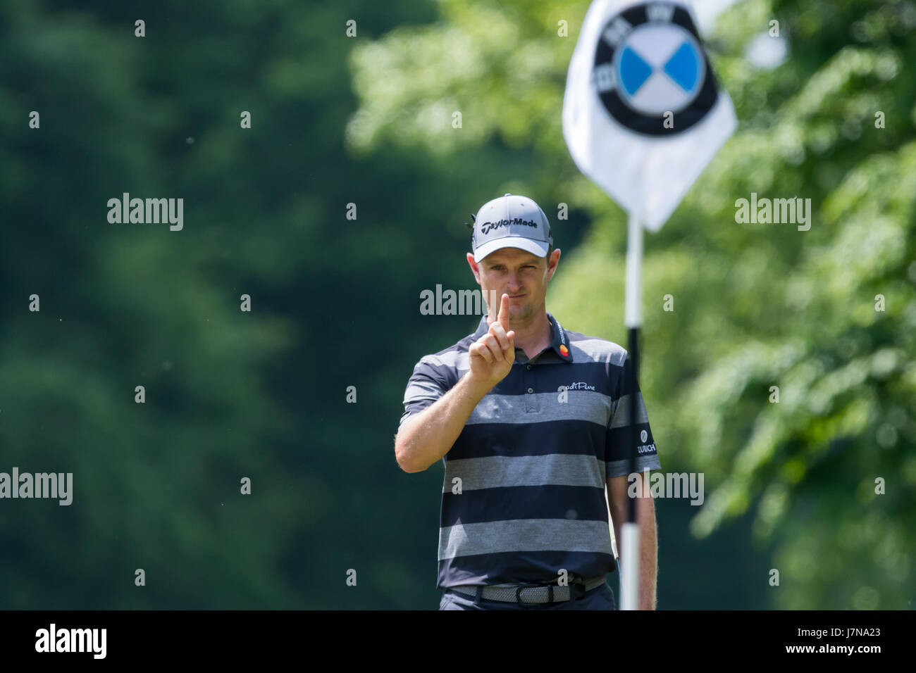 Wentworth, la Grande-Bretagne. 25 mai, 2017. Justin Rose d'Angleterre fait concurrence au cours du premier match de BMW PGA Championship 2017 à Wentworth, la Grande-Bretagne, le 25 mai 2017. Crédit : Richard Washbrooke/Xinhua/Alamy Live News Banque D'Images