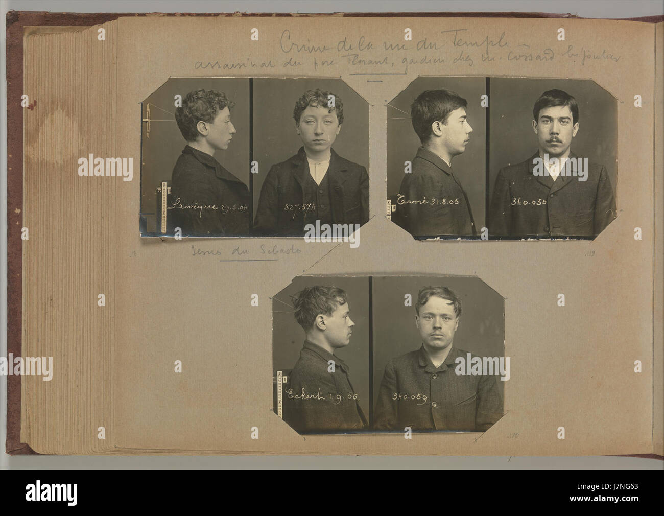 Cet album attribué à Alphonse Bertillon contient des photographies de scènes de crime à Paris, montrant l'utilisation précoce de la photographie pour le travail de police et les enquêtes criminelles à la fin du XIXe siècle. Banque D'Images