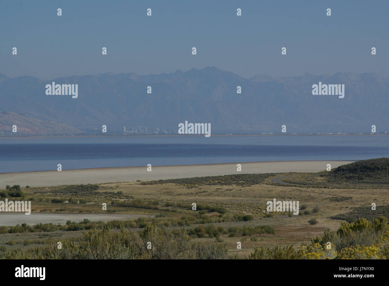 Une vue de Salt Lake City et Antelope Island dans l'Utah, prise le 1er octobre 2012, mettant en valeur les paysages pittoresques et la beauté naturelle de la région. Banque D'Images