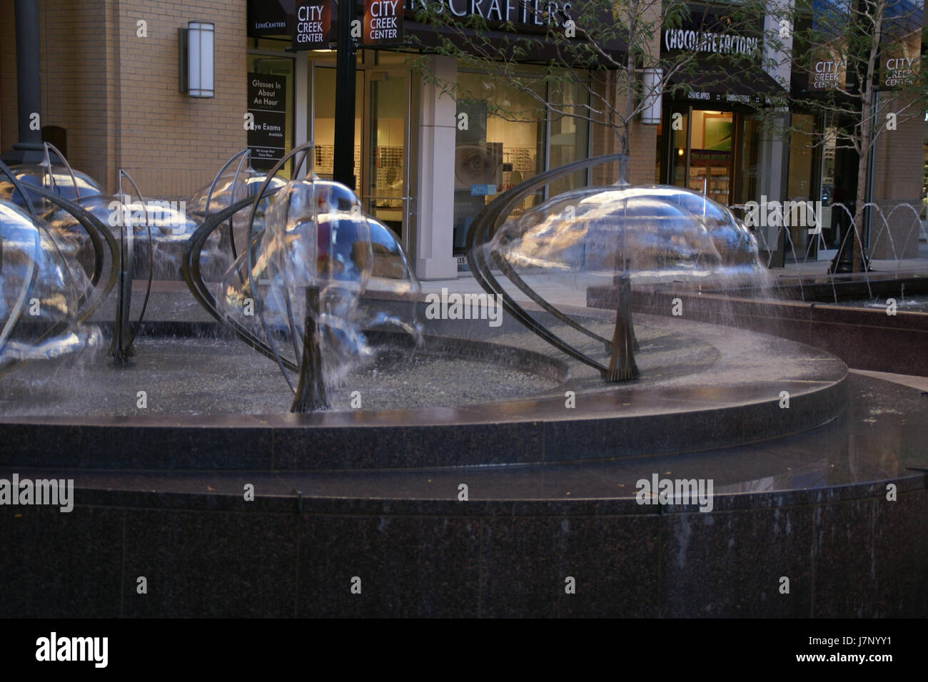 Cette référence fait probablement référence à un événement ou un bâtiment spécifique au Fountain City Creek Center à Salt Lake City, Utah, avec une date notable marquant son importance. Banque D'Images Cette référence fait probablement référence à un événement ou un bâtiment spécifique au Fountain City Creek Center à Salt Lake City, Utah, avec une date notable marquant son importance. Banque D'Images