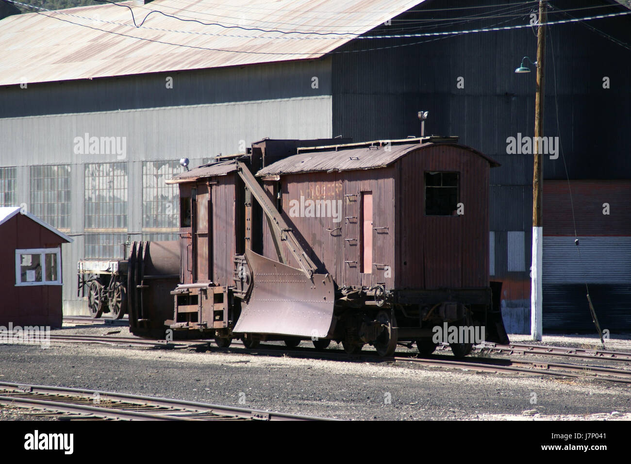 L'image capture la gare d'Ely, Nevada, un site historique pour le voyage en train aux États-Unis. La gare est un point de repère important pour le transport et l'histoire des transports du regionâ€™. Banque D'Images