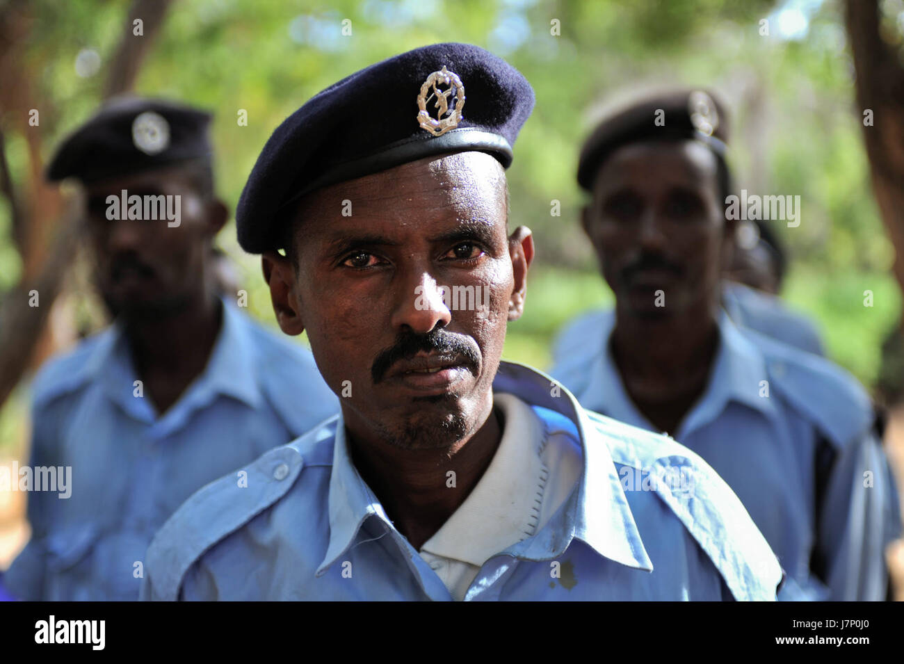 Il s'agit d'un document de police de l'AMISOM (Mission de l'Union africaine en Somalie) en 2012, probablement lié aux efforts de maintien de la paix ou de maintien de l'ordre en Somalie. Banque D'Images