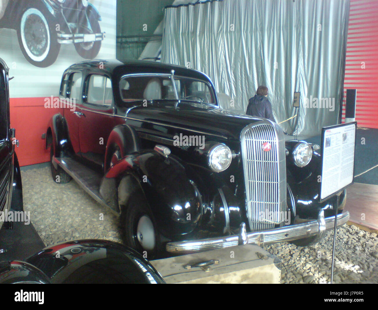 La Buick Limited Series 90 1936 est une voiture de luxe reconnue pour son design élégant et ses performances puissantes. Il faisait partie de la gamme de véhicules haut de gamme de Buick au milieu des années 1930, avec un châssis raffiné et une ingénierie avancée pour l'époque. Banque D'Images