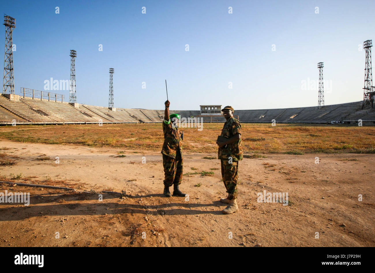 Cette image représente probablement les stades de MGD le 12 janvier 2012, possiblement liés à un événement sportif ou à la construction dans les stades, mettant en valeur l'infrastructure sportive. Banque D'Images