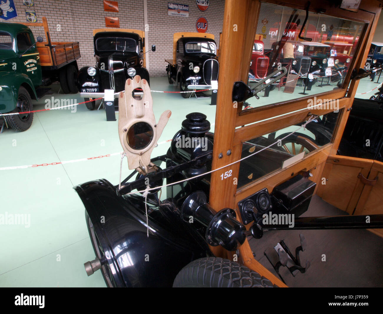 Le Ford Model T Passenger bus 1923 représente un exemple précoce de transport en commun, construit sur la plate-forme Ford Model T. Ce fut un développement important dans les transports publics, mettant en valeur l'influence de Fordâ€™ dans l'industrie automobile. Banque D'Images