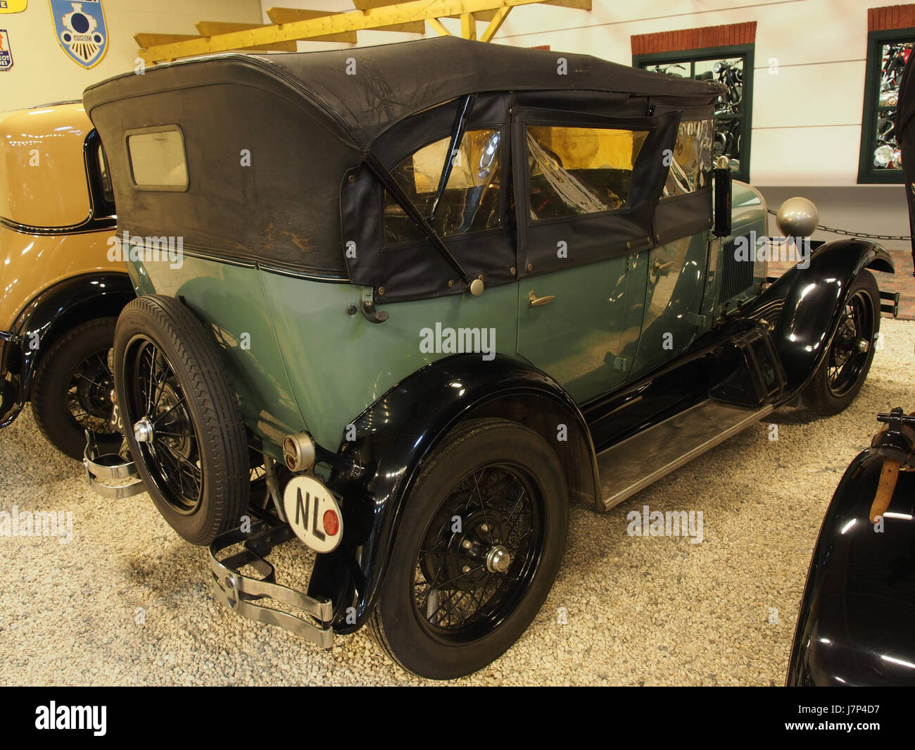 La Ford 35A Standard Phaeton 1928, qui fait partie de la gamme de véhicules Ford de la fin des années 1920, présente le design classique à ciel ouvert avec quatre portes et était populaire pour son prix abordable et son style pendant les années 1970. Banque D'Images