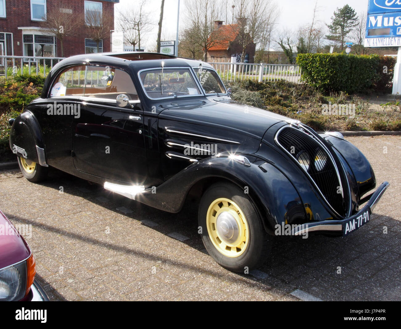 Photo 402 Peugeot 402 Banque de photographies et d’images à haute résolution - Alamy