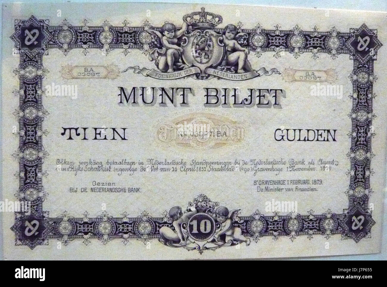 Le billet de 10 florins de 1879 faisait partie de la monnaie utilisée aux pays-Bas à la fin du XIXe siècle. Il présente des conceptions complexes et est un exemple de monnaie européenne historique. Banque D'Images
