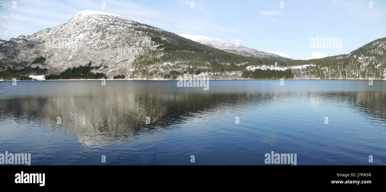 Fjord Norvège hiver scandinavie lac d'eau douce l'eau des eaux intérieures montagne Banque D'Images