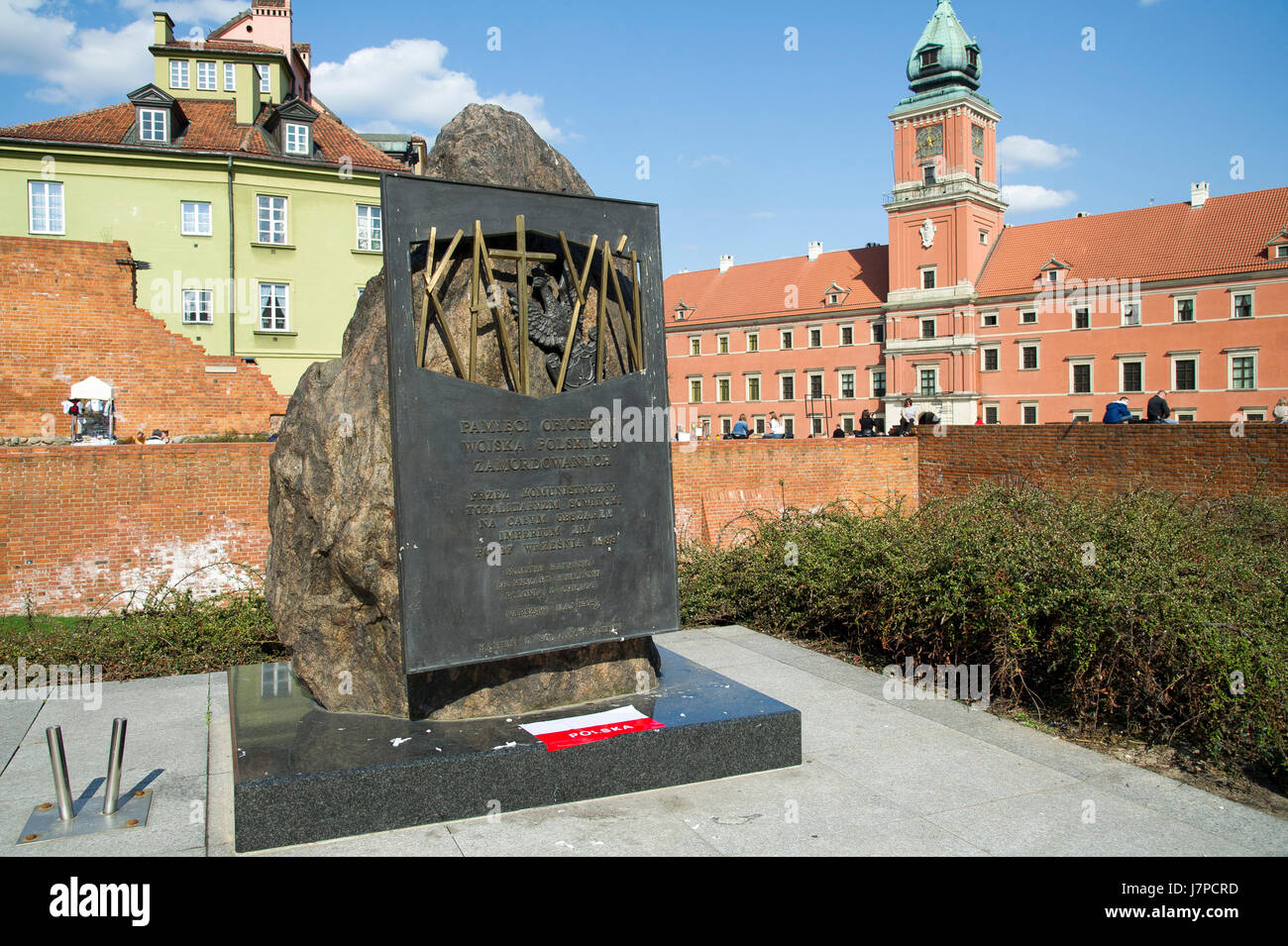 Mémorial de Katyn dédié aux victimes du massacre de Katyn en 1940 et Château Royal de Varsovie, Pologne © Wojciech Strozyk / Alamy Stock Photo Banque D'Images