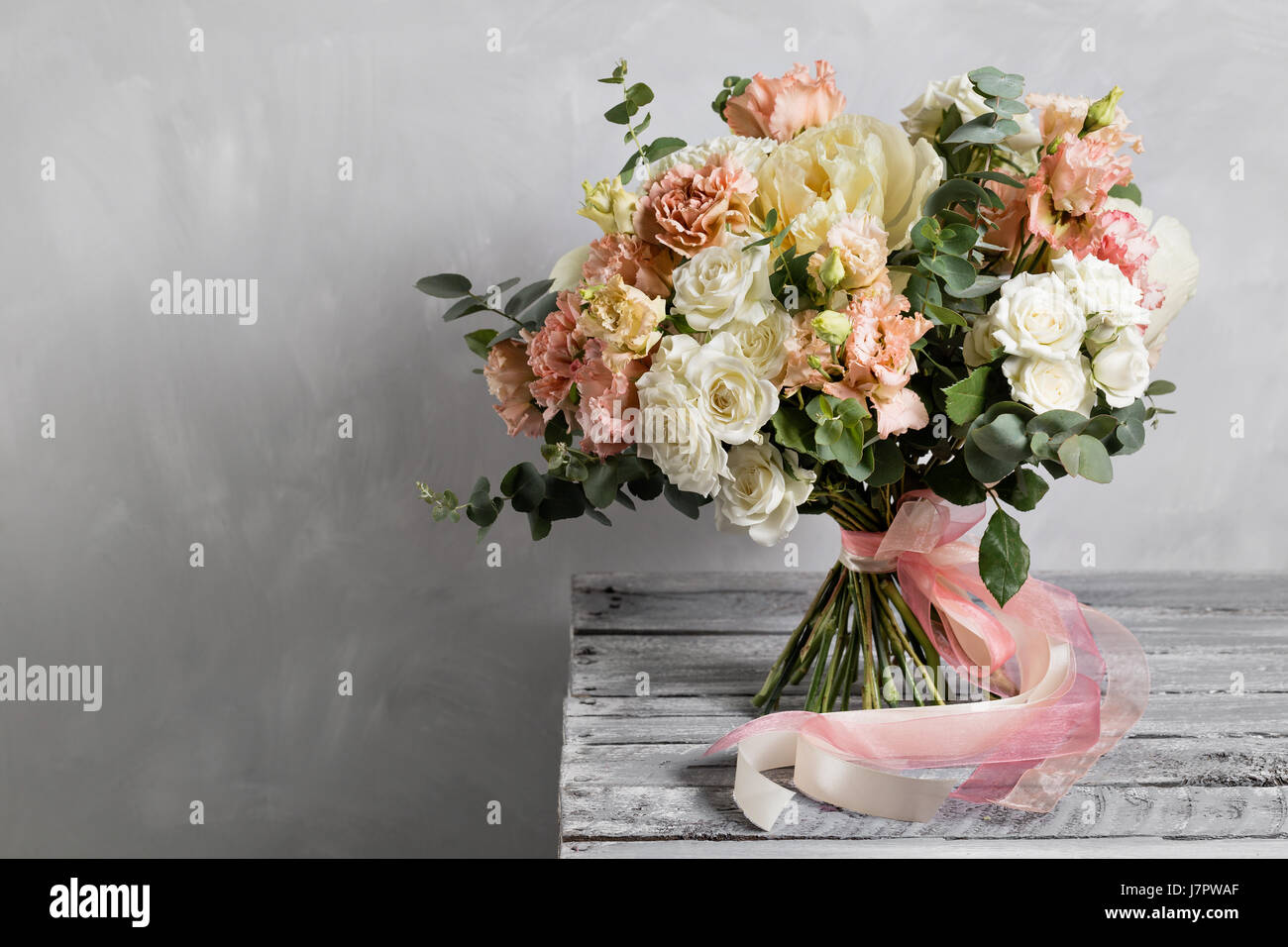 Suite Nuptiale Bouquet Vintage Lépouse De Belles Fleurs