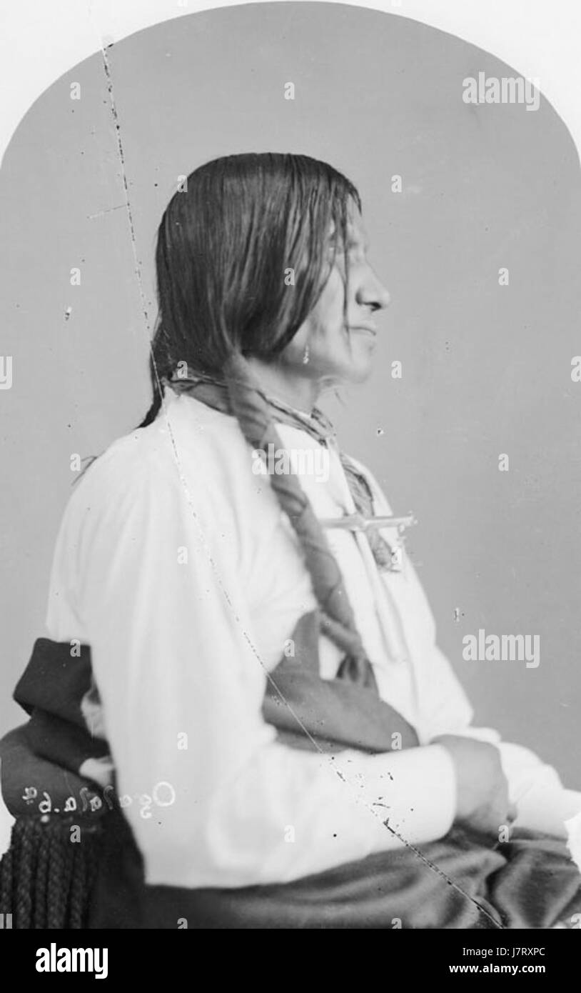 Cette photographie de 1872 d'Alexander Gardner représente Big Foot, un chef des Oglala Lakota, prise peu avant le massacre de Wounded Knee, donnant un aperçu de l'histoire des Amérindiens. Banque D'Images