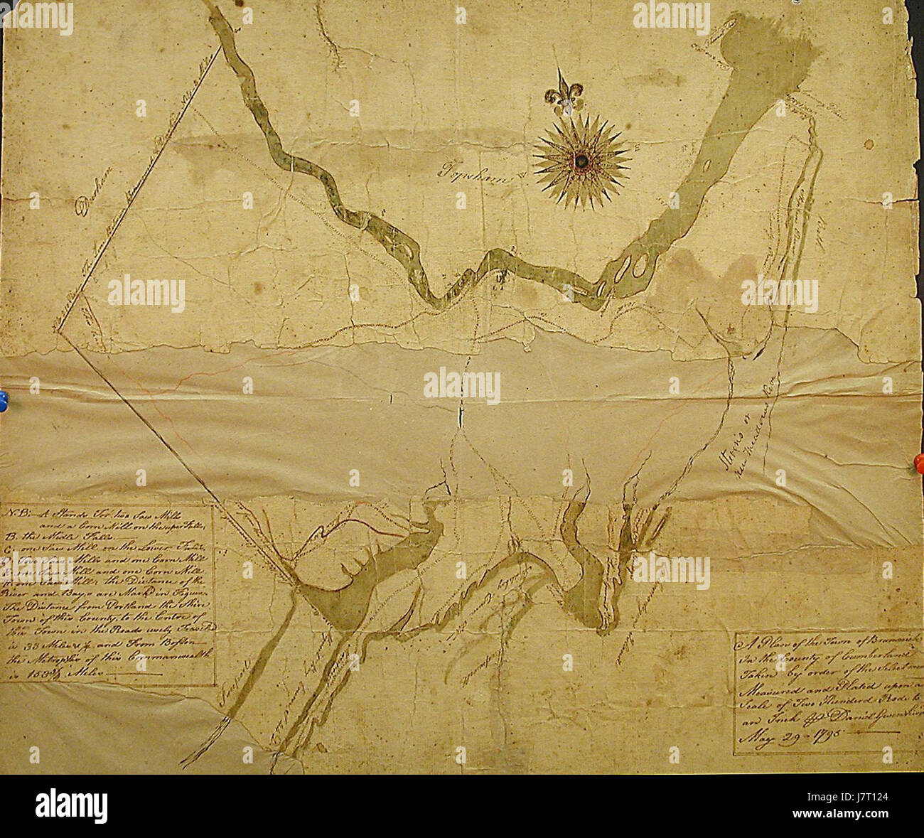 Ce titre fait référence à une carte de Brunswick, Maine, créée en 1795. Il représente probablement l'aménagement de la ville, les caractéristiques naturelles et le développement à la fin du XVIIIe siècle, offrant un aperçu de la cartographie et de l'urbanisme américains. Banque D'Images