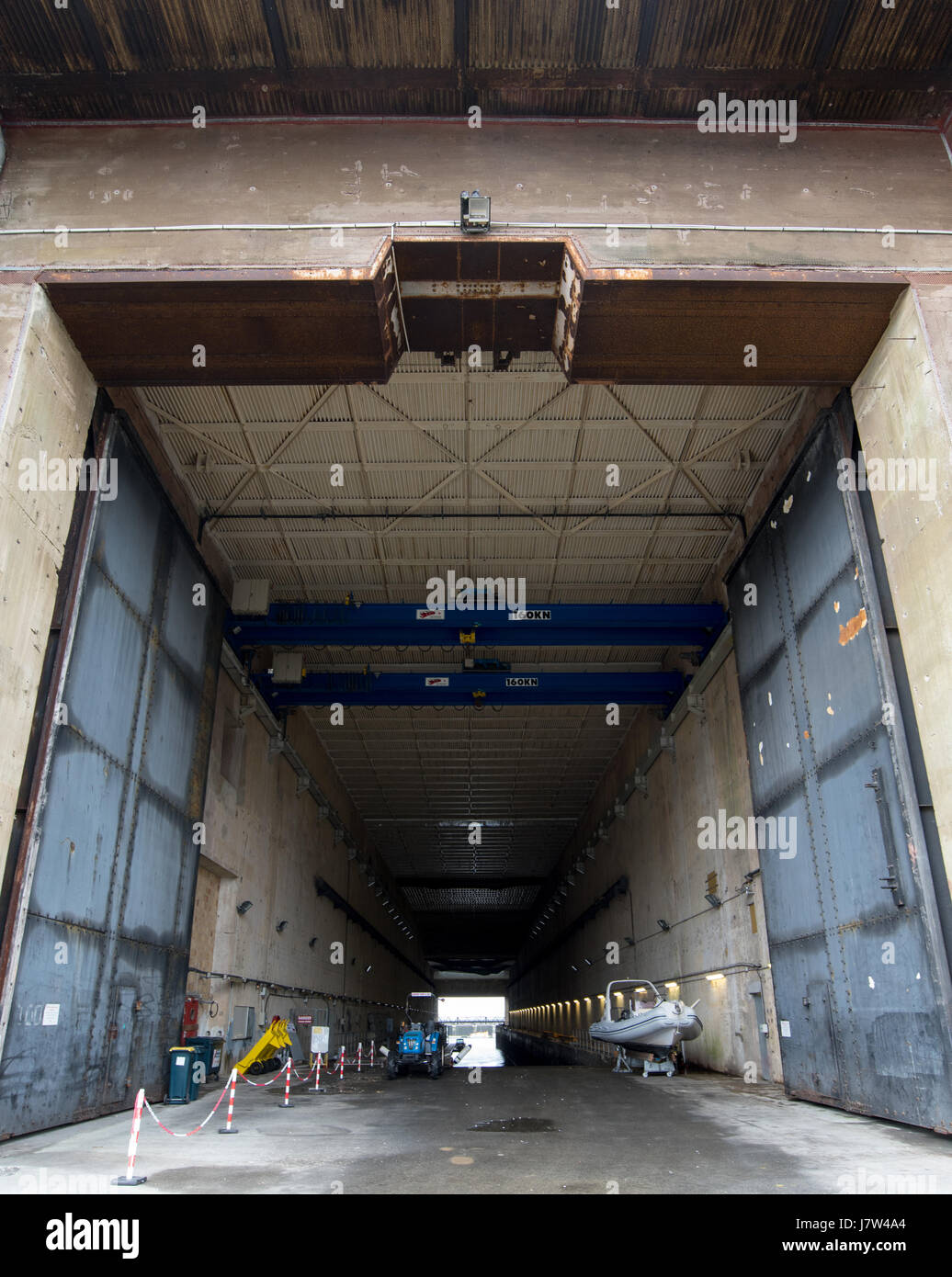 Je Keroman bateau U dans bunker sous-marin nazi base située à Lorient, Bretagne, France Banque D'Images