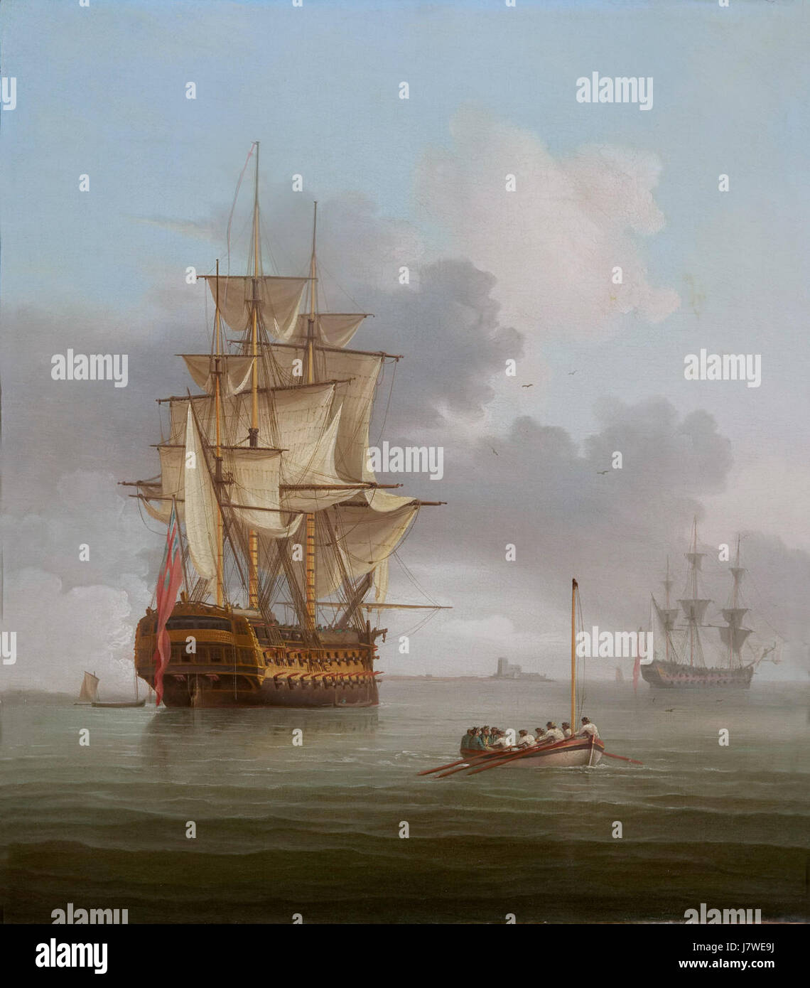 Cette peinture de Thomas Whitcombe représente une scène navale avec un navire de guerre de l'homme endeuillé tirant un salut. L'illustration met en évidence les détails complexes de la guerre navale du XVIIIe siècle et les traditions des salutations à bord des navires pendant les moments de respect ou d'observance cérémonielle. Banque D'Images