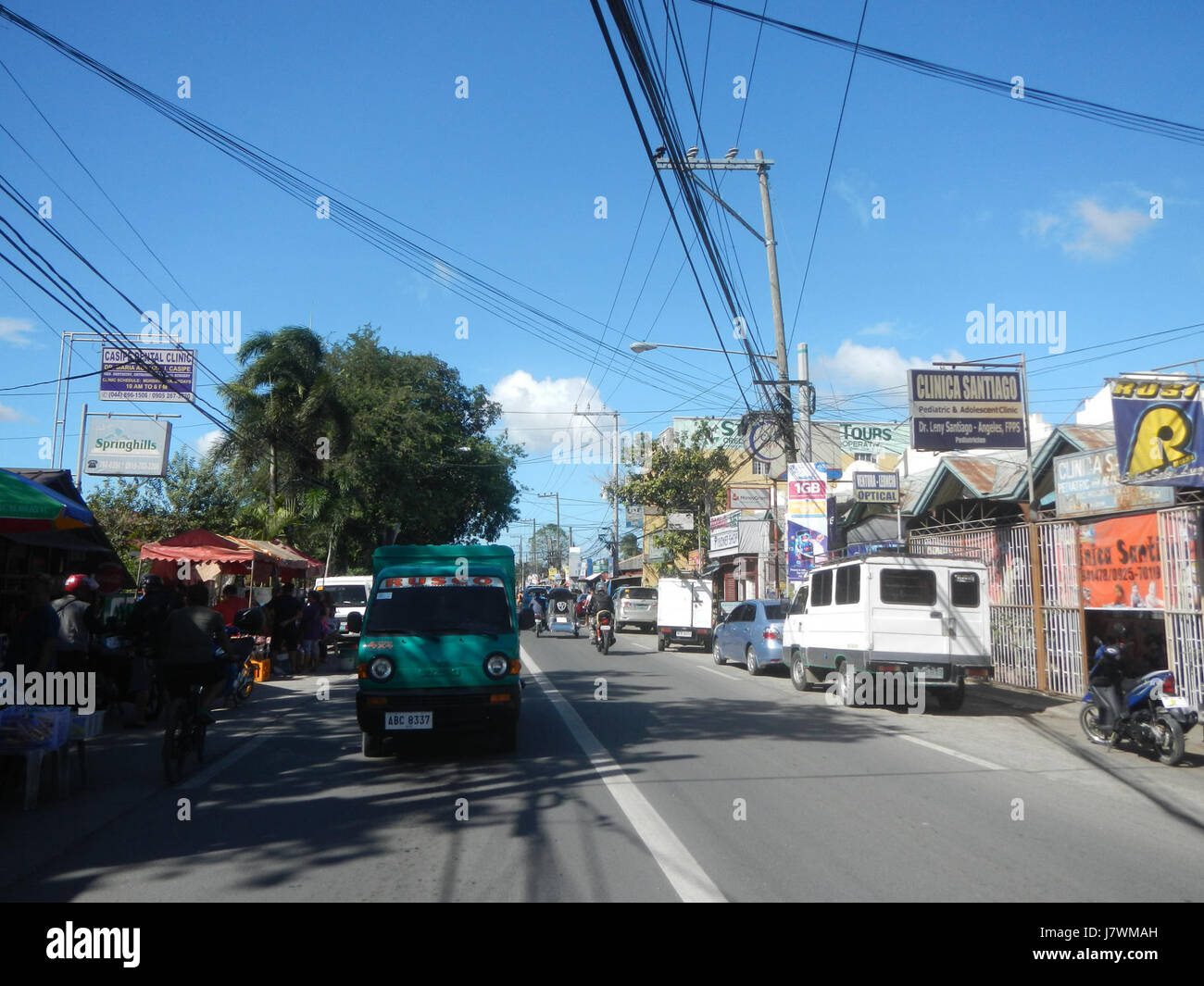 Les échangeurs Maharlika Highway Santa Rita et Guiguinto sont des jonctions clés à Bulacan, Philippines, facilitant la circulation entre les routes principales. Banque D'Images
