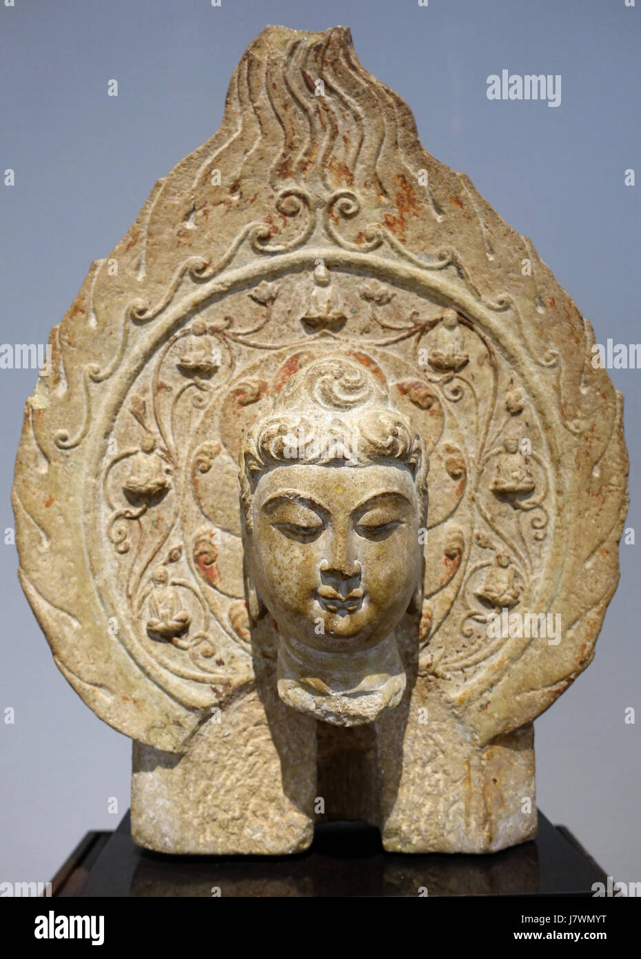 Tête de bouddha, la Chine, Dynastie Tang, viiie siècle, marbre Matsuoka Museum of Art, Tokyo, Japon DSC07070 Banque D'Images Tête de bouddha, la Chine, Dynastie Tang, viiie siècle, marbre Matsuoka Museum of Art, Tokyo, Japon DSC07070 Banque D'Images