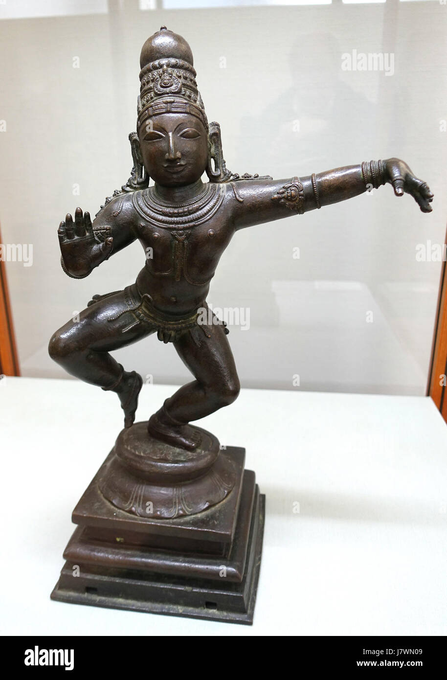 Statue en bronze de Balakrishna dansante du sud de l'Inde, datant du 14thâ€"15ème siècle après JC, actuellement logée au Musée d'Art Matsuoka, Tokyo. Banque D'Images Statue en bronze de Balakrishna dansante du sud de l'Inde, datant du 14thâ€"15ème siècle après JC, actuellement logée au Musée d'Art Matsuoka, Tokyo. Banque D'Images