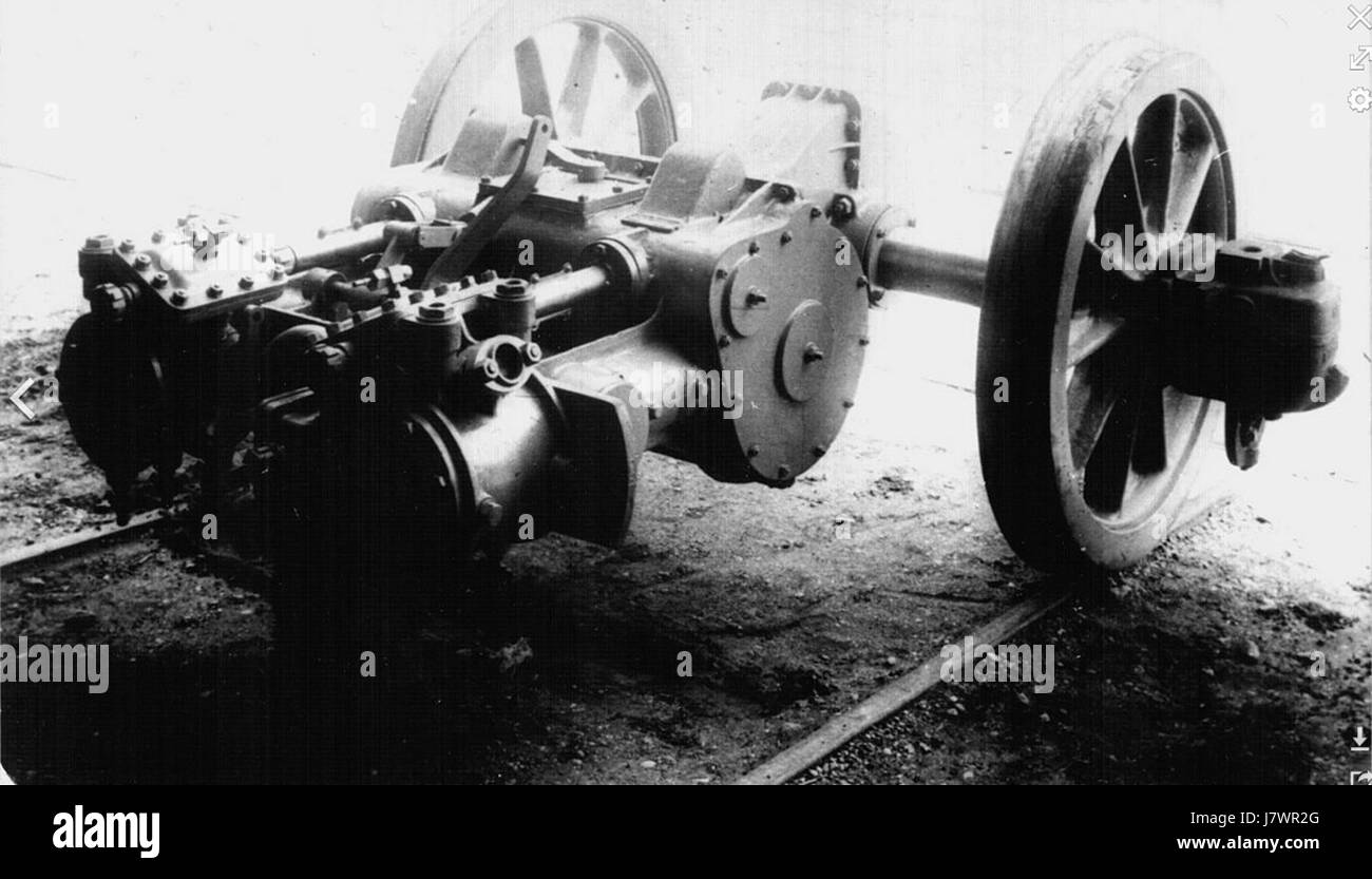 La machine à vapeur de Dion bouton est une machine historique datant de la fin du XIXe siècle. Connue pour ses contributions au développement précoce des véhicules automobiles, cette machine à vapeur représente l’innovation technologique de l’époque. Banque D'Images