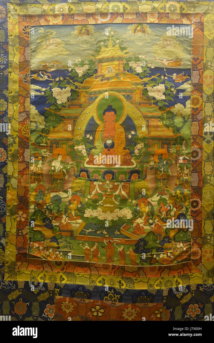 Cet artefact, exposé au Musée provincial du Sichuan, représente la figure d'Amitabha dans l'art tibétain, datant de la période entre 1644 et 1911 après JC. C'est un exemple clé de l'art religieux et culturel au Tibet pendant cette période. Banque D'Images Cet artefact, exposé au Musée provincial du Sichuan, représente la figure d'Amitabha dans l'art tibétain, datant de la période entre 1644 et 1911 après JC. C'est un exemple clé de l'art religieux et culturel au Tibet pendant cette période. Banque D'Images