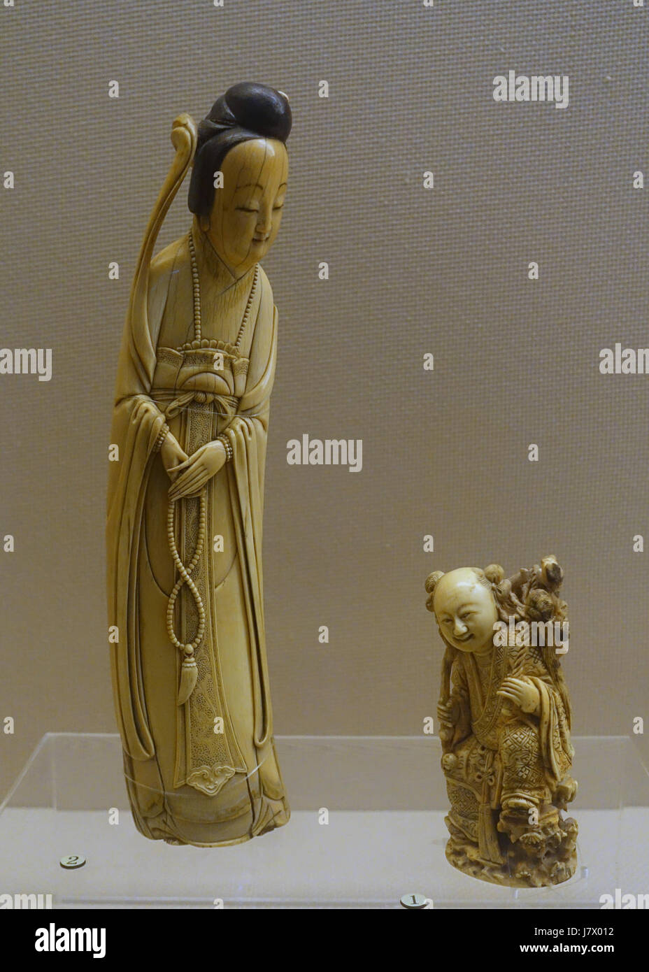 Statue de beauté et la figure sculptée, Chine, dynastie Qing, 1644 AD 1911, ivoire Musée Provincial du Sichuan Chengdu, Chine DSC04637 Banque D'Images Statue de beauté et la figure sculptée, Chine, dynastie Qing, 1644 AD 1911, ivoire Musée Provincial du Sichuan Chengdu, Chine DSC04637 Banque D'Images