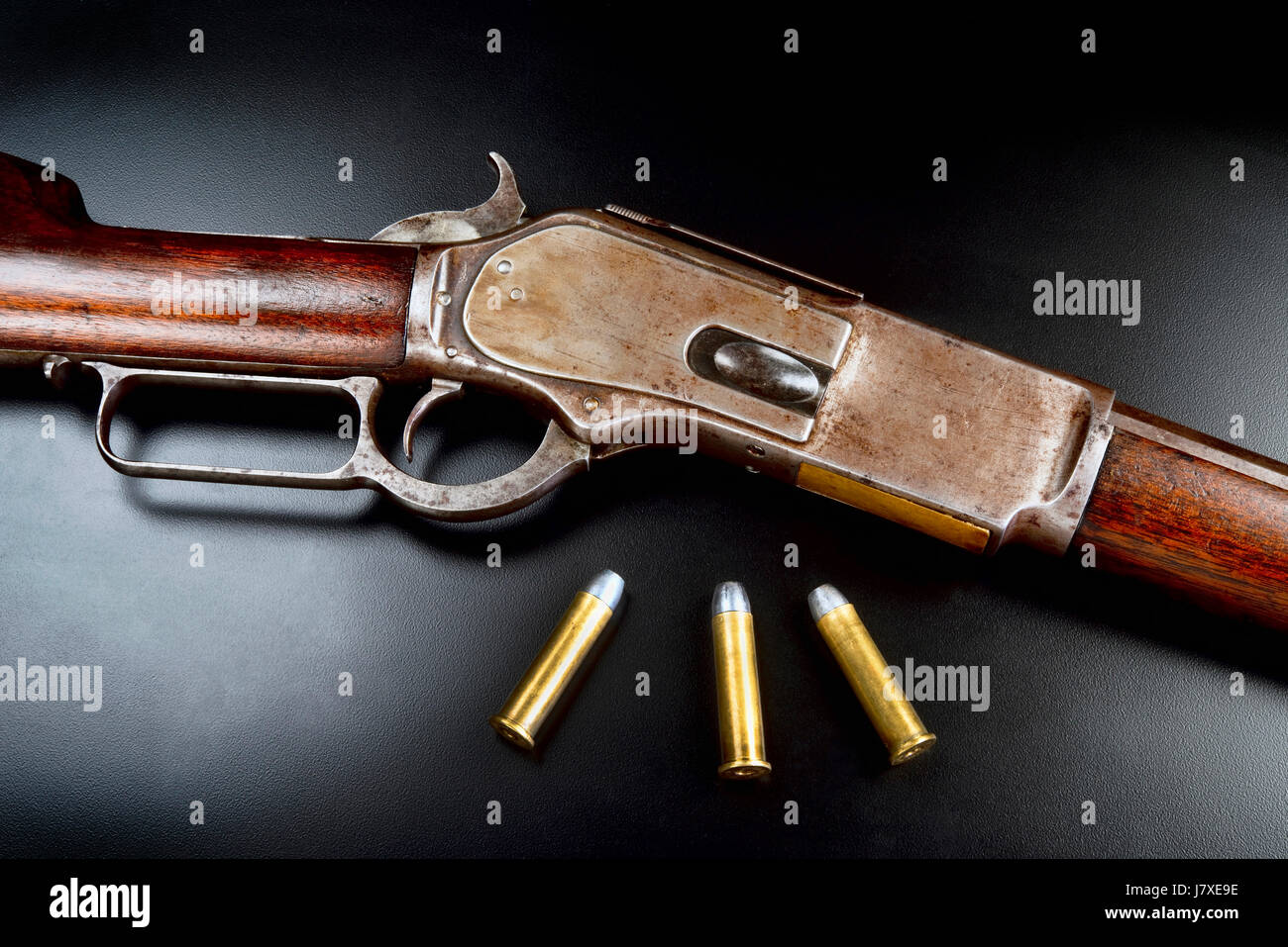 Cowboy 1876 Antique fusil à levier en laiton avec 45-60 balles. Banque D'Images