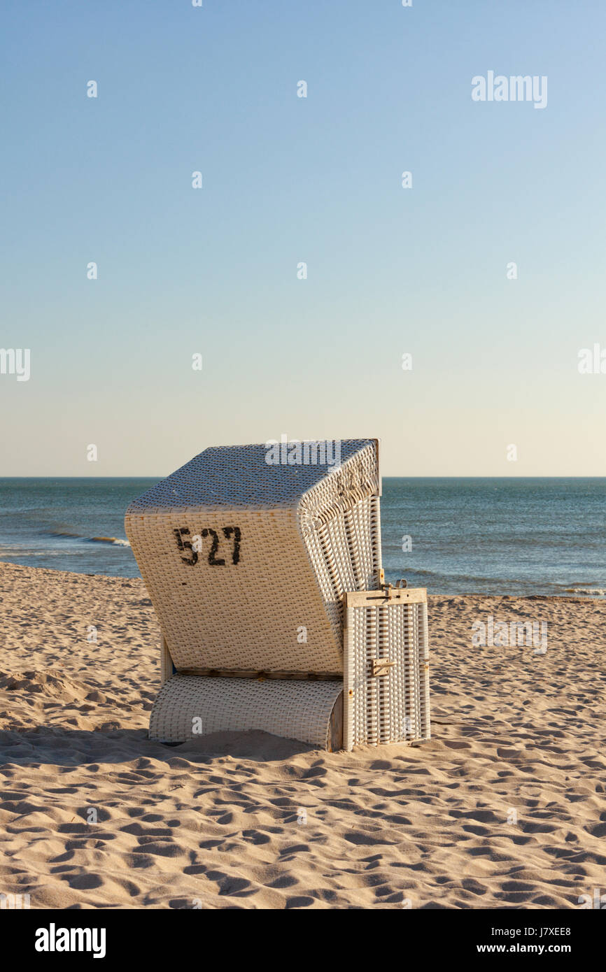 Chaise de plage unique à la plage de Sylt, Allemagne, Hörnum Banque D'Images