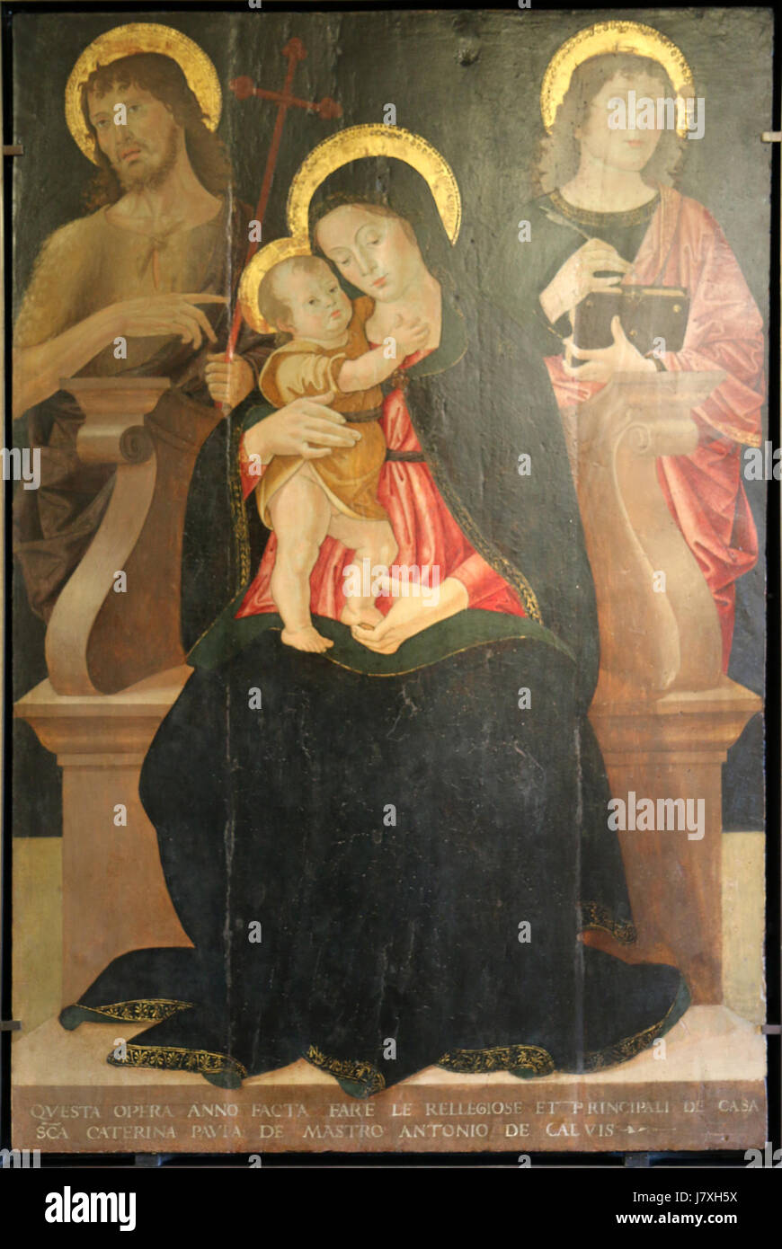 Le tableau Vierge enfant Saint Jean Baptiste Saint Jean d'Antoniazzo Romano met en valeur des personnalités religieuses, dont la Vierge Marie, l'enfant Jésus, Saint Jean Baptiste et Saint Jean. Cette œuvre reflète les thèmes religieux de la Renaissance et les traditions artistiques italiennes. Banque D'Images Le tableau Vierge enfant Saint Jean Baptiste Saint Jean d'Antoniazzo Romano met en valeur des personnalités religieuses, dont la Vierge Marie, l'enfant Jésus, Saint Jean Baptiste et Saint Jean. Cette œuvre reflète les thèmes religieux de la Renaissance et les traditions artistiques italiennes. Banque D'Images
