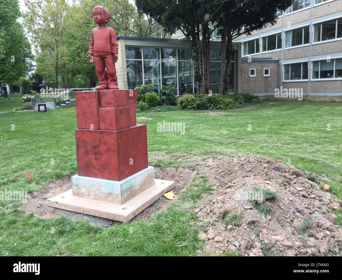 170426 garçon rouge von Kenny Hunter 2 Banque D'Images