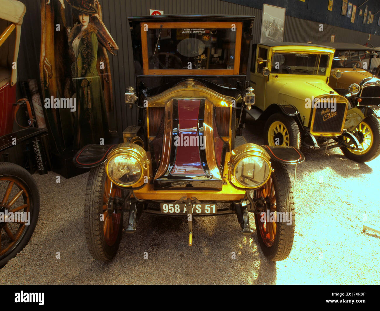 Une photographie historique ou une référence au modèle Renault E K de 1914, mettant en valeur la conception et l'ingénierie automobiles dans le contexte des véhicules d'avant la première Guerre mondiale. Banque D'Images