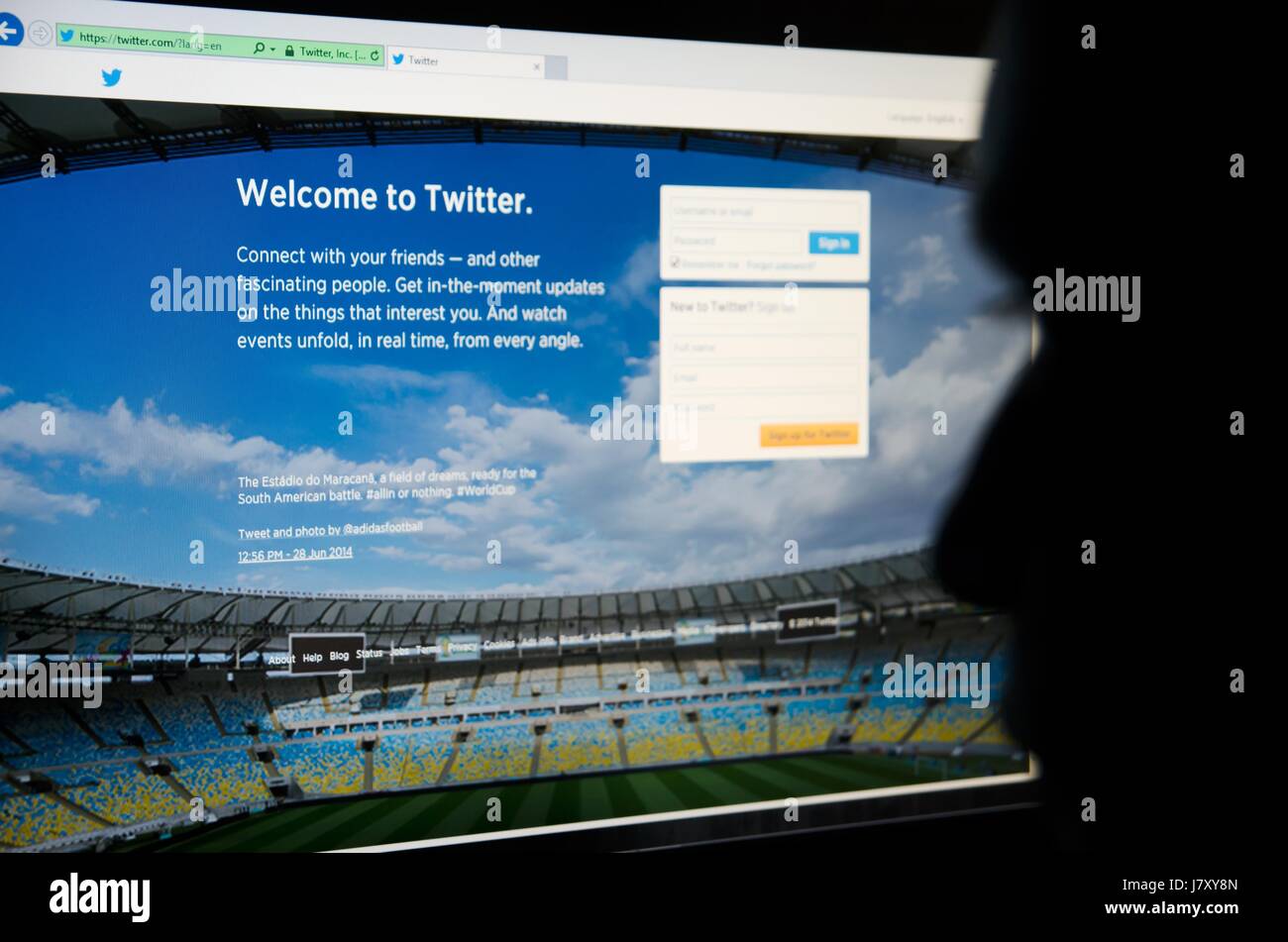 Face à la recherche sur Twitter - réseaux sociaux et site de microblogging Banque D'Images
