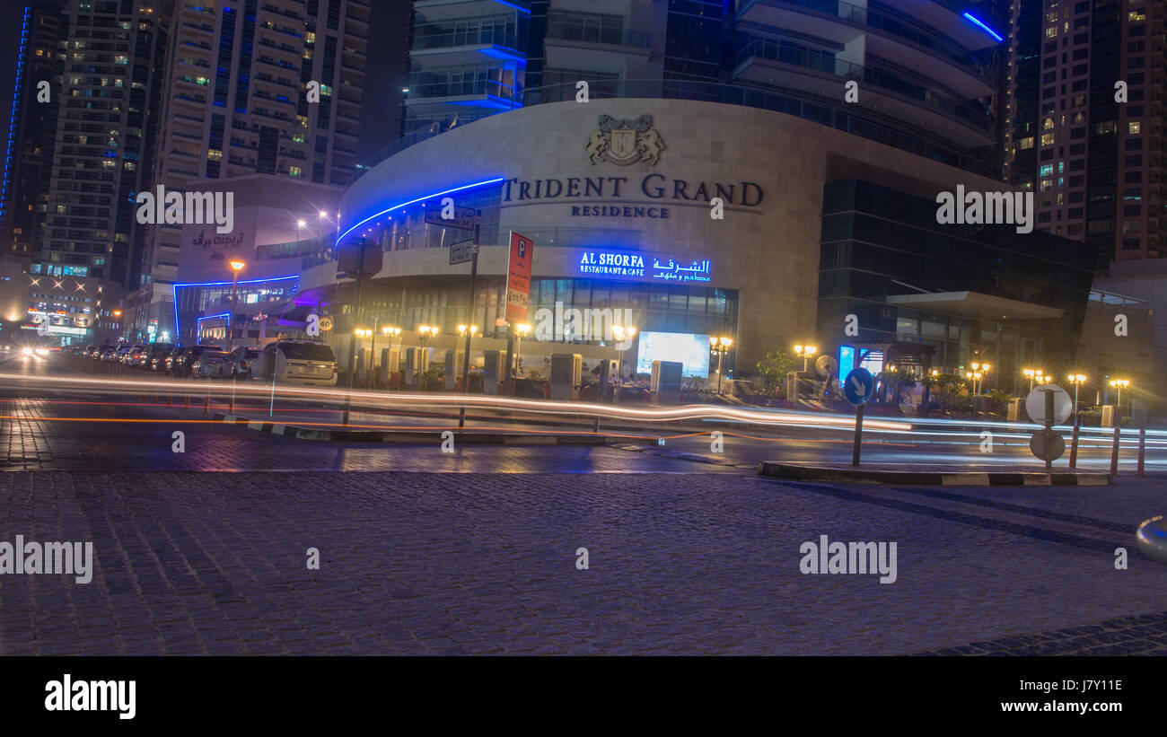 Coin de rue de Jumeirah Beach Residence (JBR) à Dubaï, Émirats Arabes Unis Banque D'Images