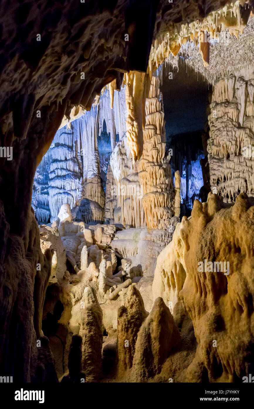 Grottes de Postojna, Postojnska jama, avec des stalactites et stalagmites, Postojna, Slovénie Banque D'Images