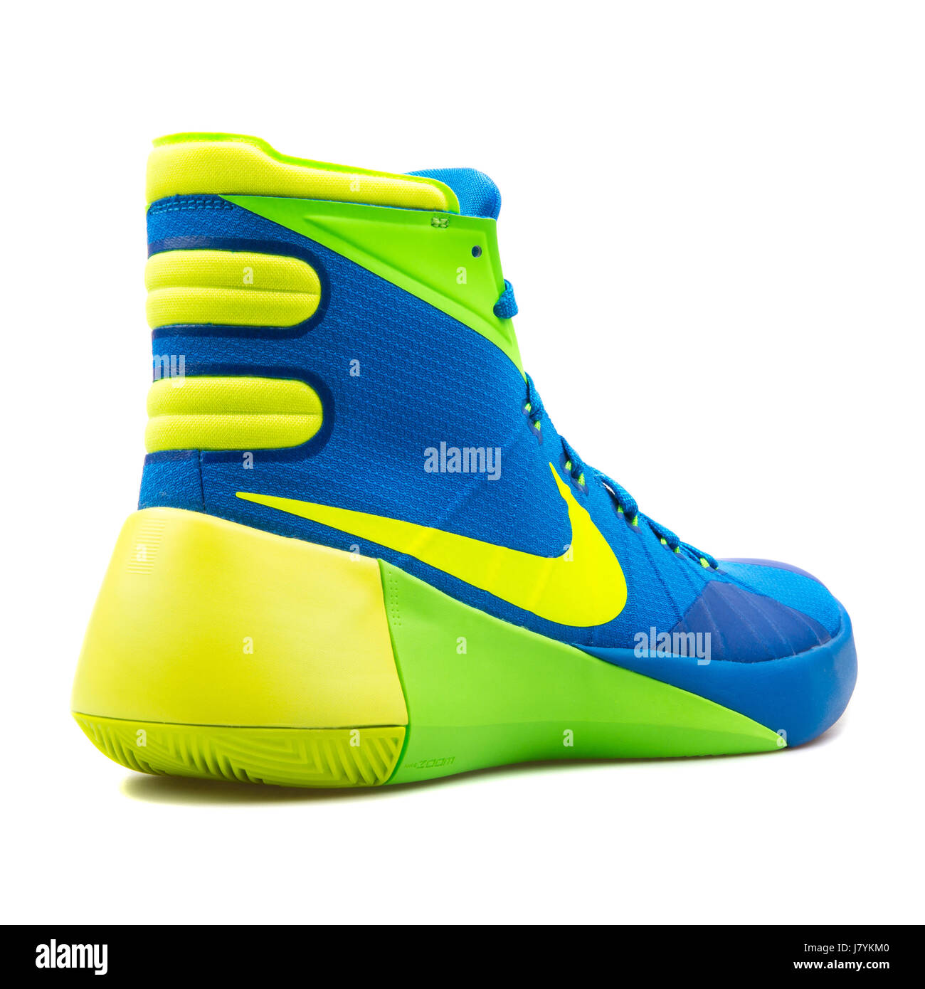 Nike Hyperdunk 2015 Men's bleu jaune et vert - 749561-473 Chaussures de  basket-ball Photo Stock - Alamy