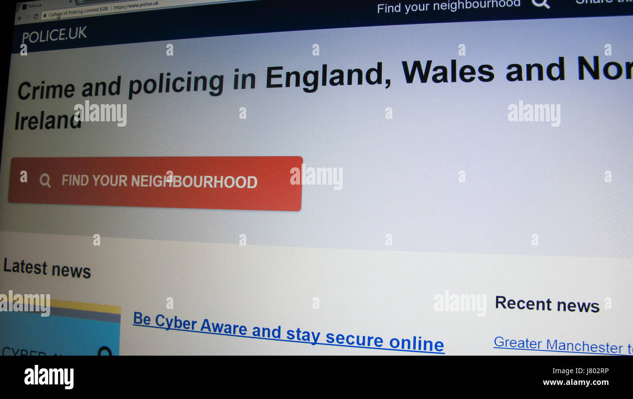 Pc montrant le site web de la police britannique Banque D'Images
