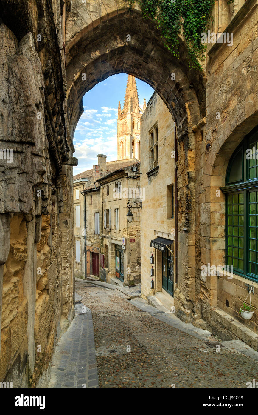 France, Gironde, Saint Emilion, classée au Patrimoine Mondial de l'UNESCO, Cadenède street Banque D'Images