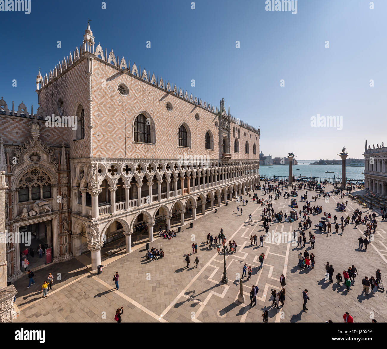 Venise, Italie - 8 mars : Palais des Doges, le 8 mars 2014 à Venise, Italie. Auparavant la résidence du Doge et maintenant un musée, le palais est l'un des th Banque D'Images