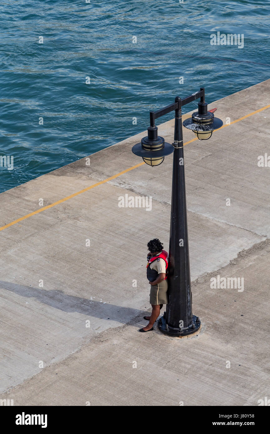 La sécurité des ports et Lampost Banque D'Images