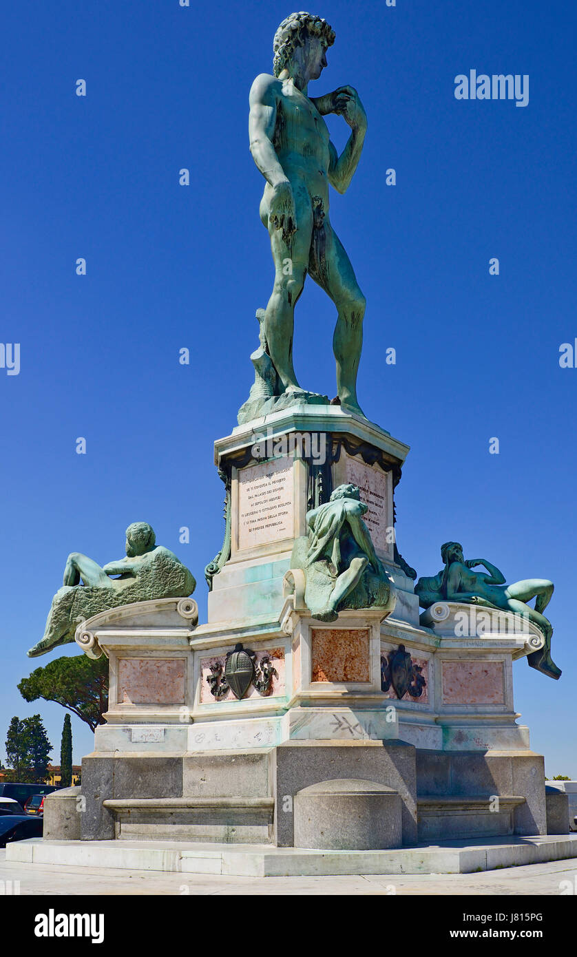 Italie, Toscane, Florence, Piazzale Michelangelo, réplique de la célèbre statue de David de Michel-Ange. Banque D'Images