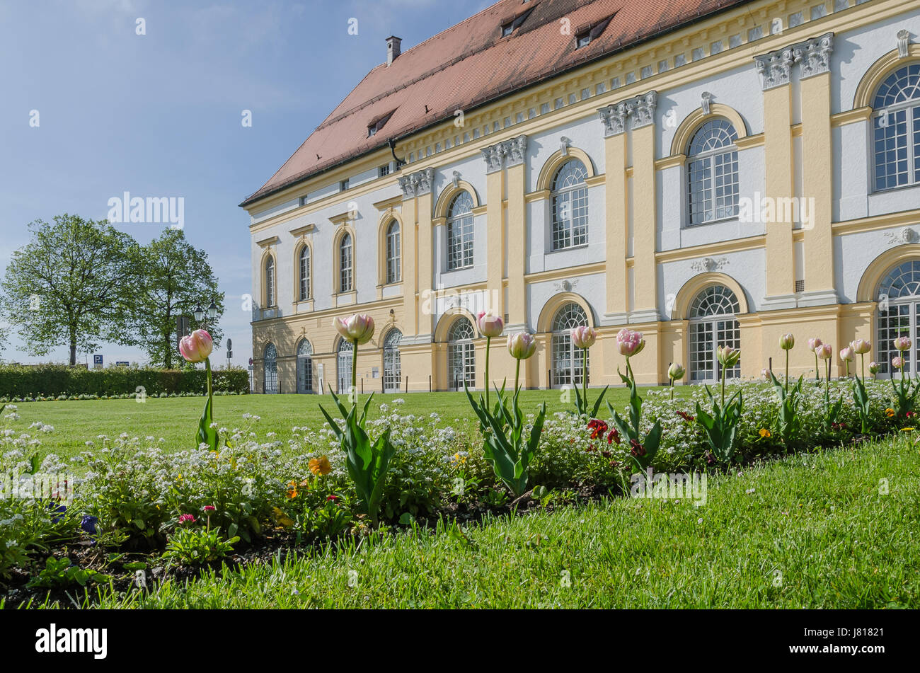 Dachau est de nos jours tout d'abord connecté avec le premier camp de concentration allemand, mais il y a plus d'histoire qu'à Dachau Dachau - Palace. Banque D'Images