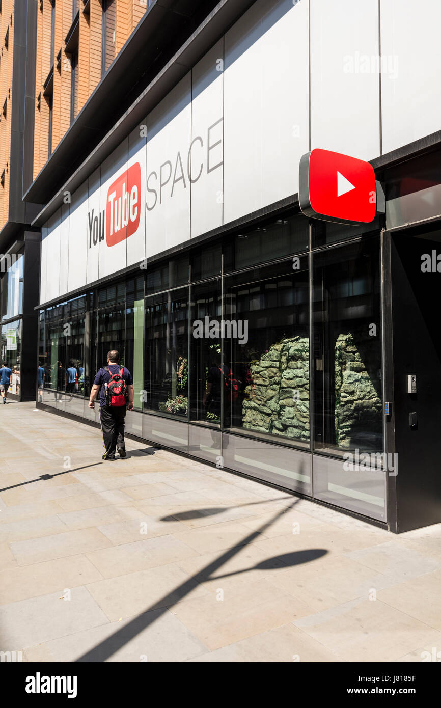 You Tube Espace dans King's Cross Londres, Angleterre, RU Banque D'Images