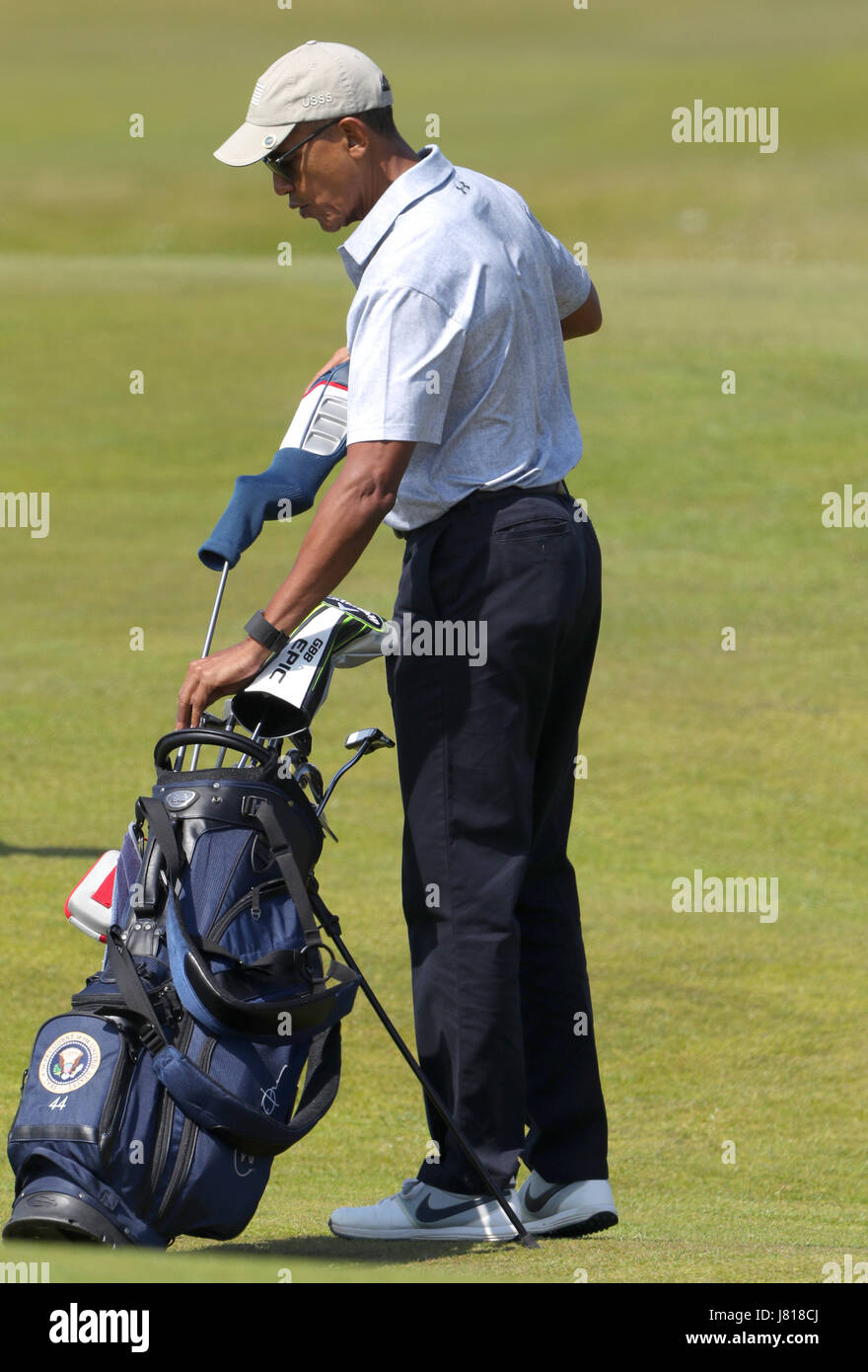 L'ancien Président des États-Unis, Barack Obama, lors d'un parcours sur le Old Course à St Andrews, lors d'une visite à l'Écosse. ASSOCIATION DE PRESSE Photo. Photo date : vendredi 26 mai, 2017. Crédit photo doit se lire : Andrew Milligan/PA Wire. Banque D'Images