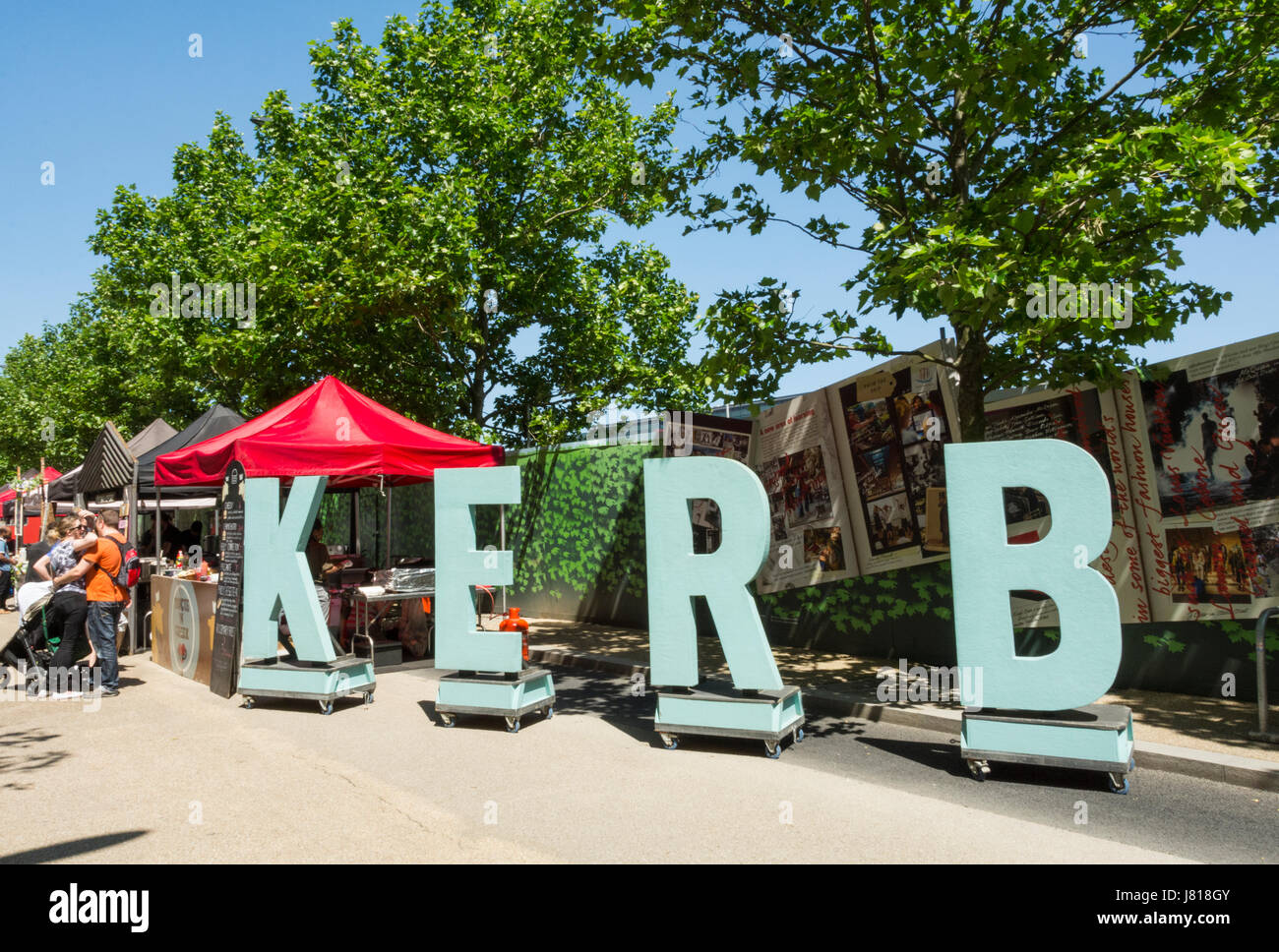 Marché alimentaire rue trottoir sur le Boulevard Kings, King's Cross, Londres, Angleterre, Royaume-Uni Banque D'Images