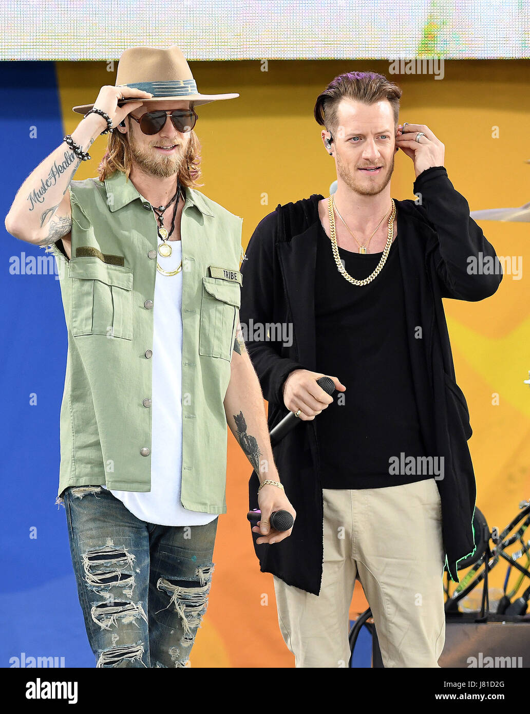 New York, NY, USA. 26 mai, 2017. Brian Kelley et Tyler Hubbard de la Floride Géorgie Line effectuer au Rumsey Playfield de Central Park pour le bon matin American Summer Concert Series le 26 mai 2017 dans la ville de New York. Crédit : John Palmer/media/Alamy Punch Live News Banque D'Images