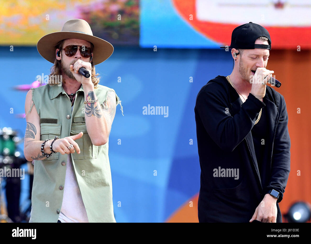 New York, NY, USA. 26 mai, 2017. Brian Kelley et Tyler Hubbard de la Floride Géorgie Line effectuer au Rumsey Playfield de Central Park pour le bon matin American Summer Concert Series le 26 mai 2017 dans la ville de New York. Crédit : John Palmer/media/Alamy Punch Live News Banque D'Images